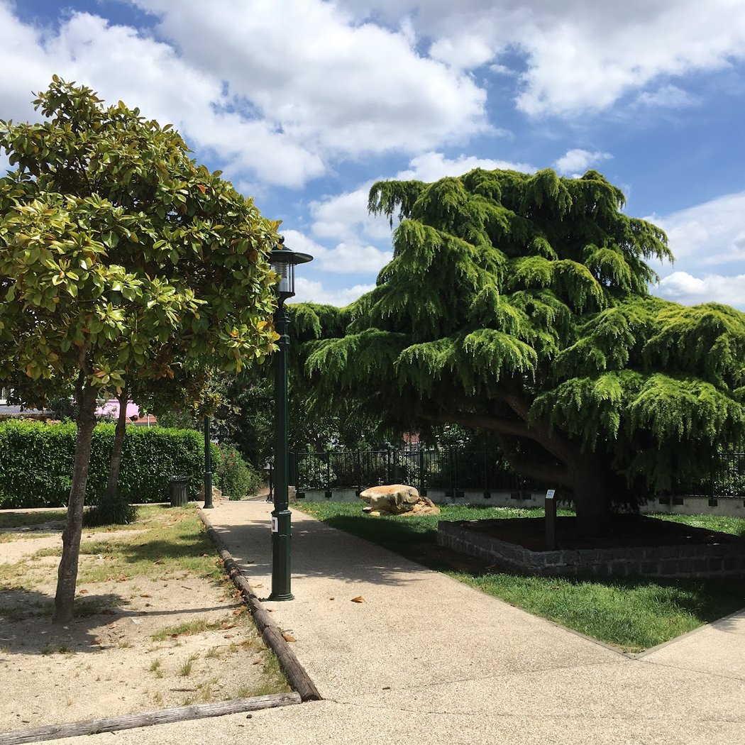 Square Hélène Boucher 2